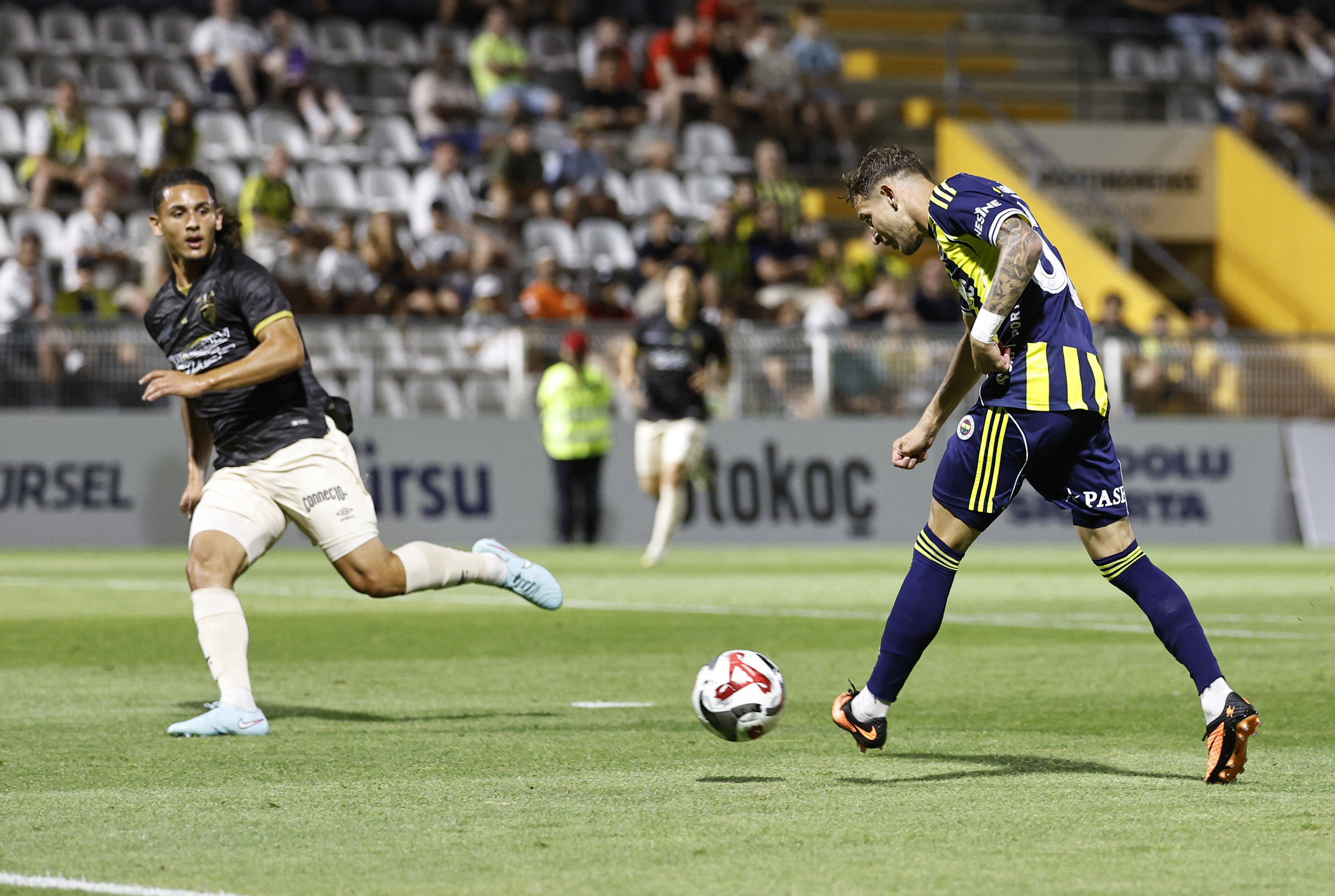 ewc电竞竞猜 -转会期塞维利亚调整名单以备欧冠；远射贴柱环节打磨；悬念犹存；训练强度明显提升的简单介绍