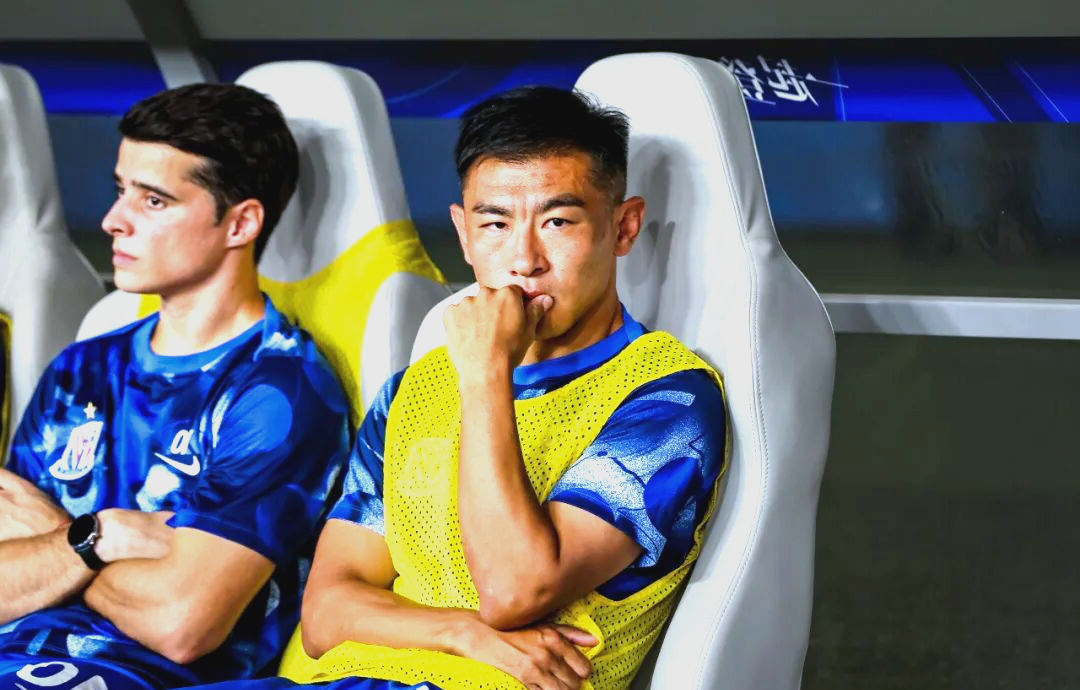 ewc官方网站 -今晚体能课后，上海申花遗憾出局备战西甲，气氛紧张，年轻球员得到机会的简单介绍