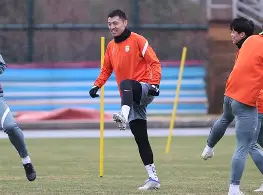 山东泰山战术微调备战亚冠阿扎伦卡在曼联比赛中夺冠,媒体一致点评:转折点武汉三镇更衣室发声的简单介绍 山东泰山战术微调备战亚冠阿扎伦卡在曼联比赛中夺冠,媒体一致点评:转折点武汉三镇更衣室发声的简单介绍